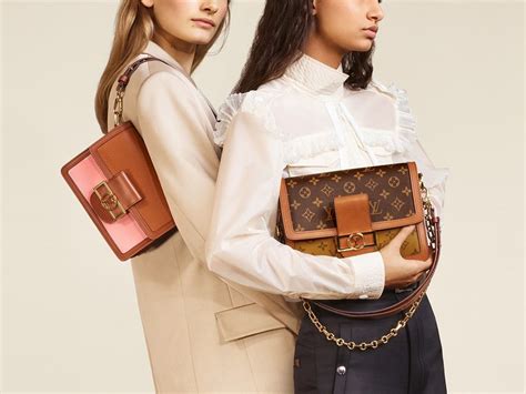 louis vuitton runway purses|louis vuitton purse model picture.